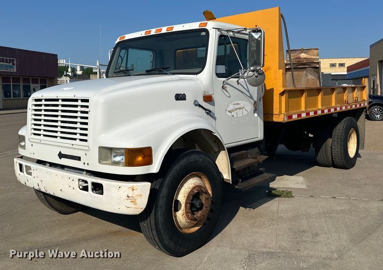 1998 International 4700 dump truck - EB2600