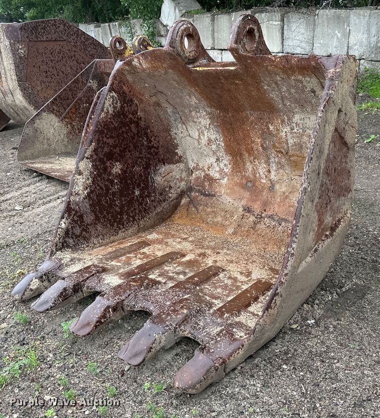 67" W  excavator bucket - EB2654