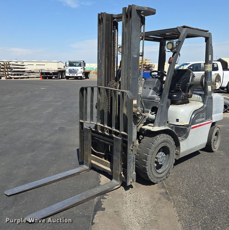 2010 Nissan PF60 forklift - EC1067