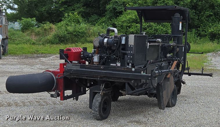 2019 Blastcrete DA 350 seal coat applicator - ED2090
