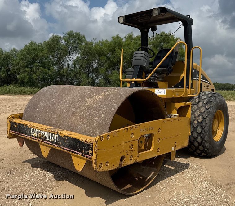 2007 Caterpillar CS-533E single drum vibratory roller - ED5718