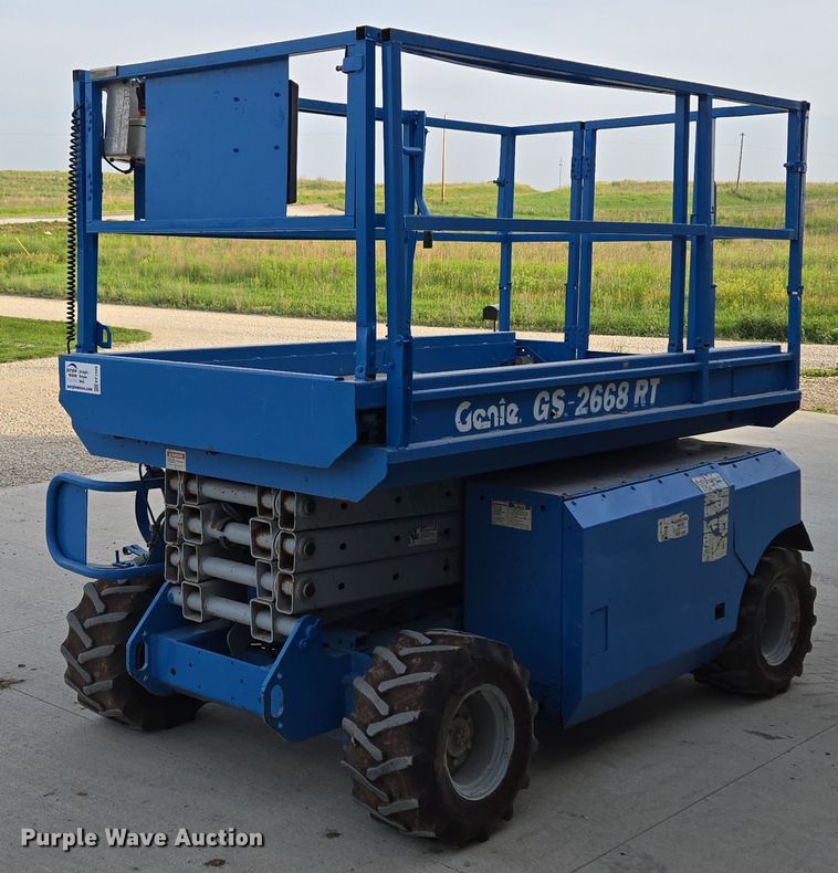 2000 Genie GS-2668 RT scissor lift - EF1546