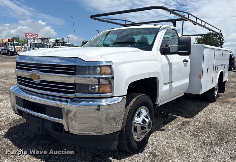 2016 Chevrolet Silverado 3500HD utility bed pickup truck - EG5906