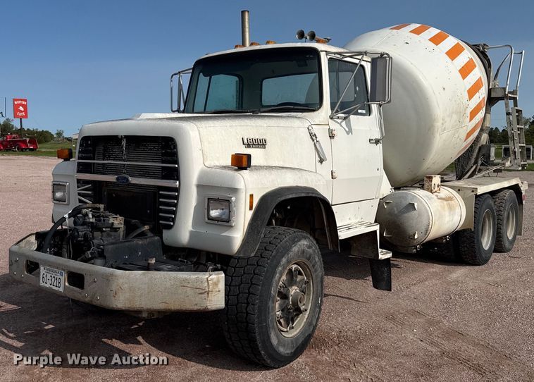 1989 Ford LT8000 ready mix truck - EG6529