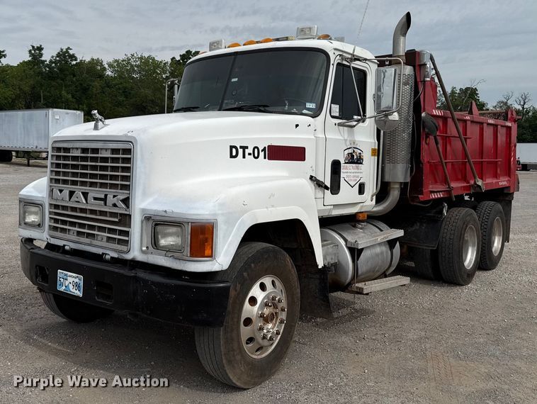 2000 Mack CH613 dump truck - EJ4703