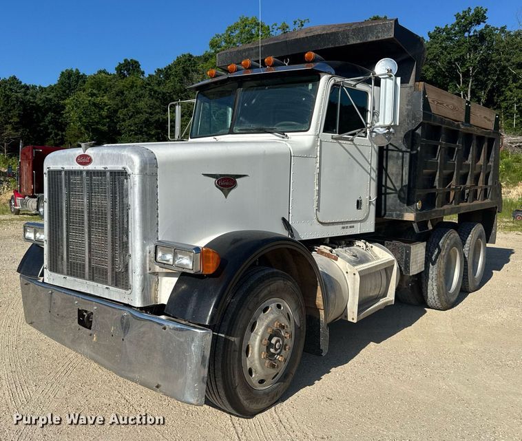 1993 Peterbilt 378 dump truck - EN4582
