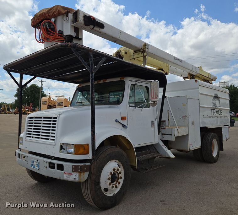 1998 International  4700 forestry bucket truck - EN8116