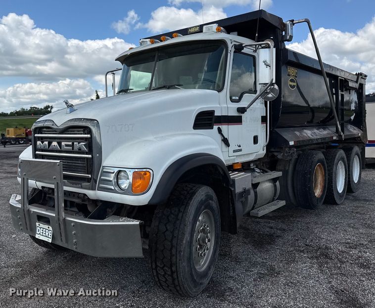 2005 Mack CV713 dump truck - OF9348