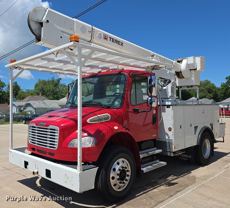 2009 Freightliner Business Class M2 bucket truck - DR3788