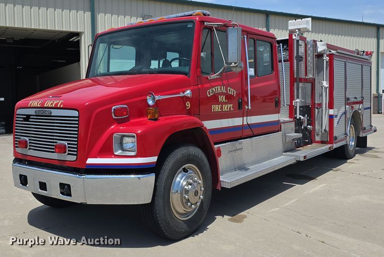 1996 Freightliner FL70 Business Class pumper fire truck - DT6925