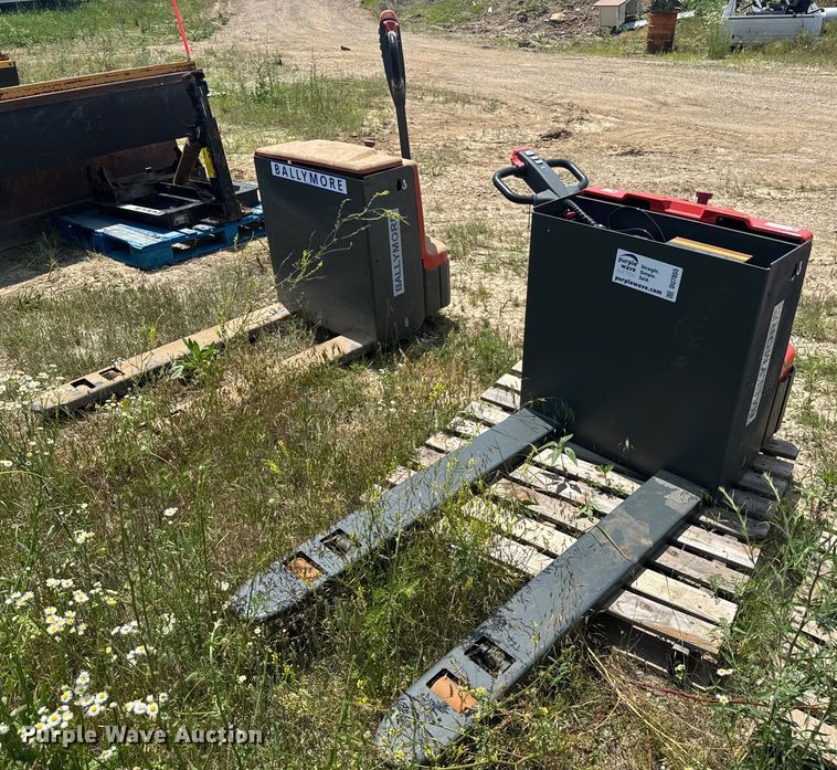 (2) Ballymore Bally Pal 40L pallet jacks - DU7855