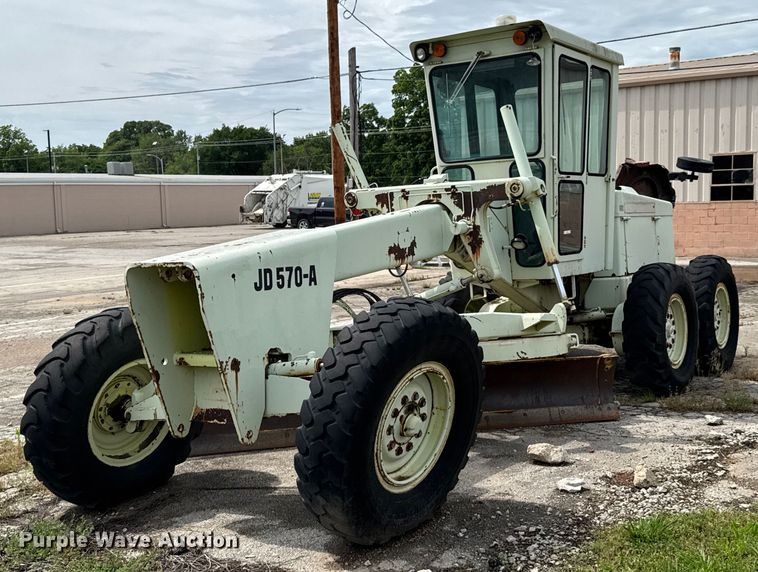 1981 John Deere JD570-A motor grader - DU9903