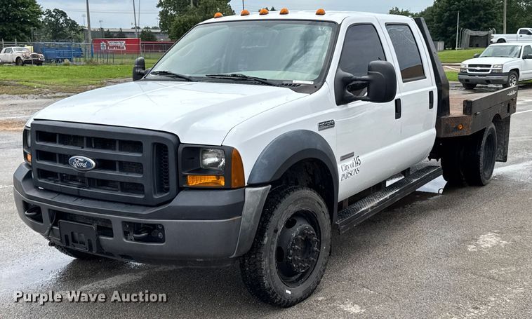 2006 Ford F450 Super Duty Crew Cab flatbed truck - DU9907