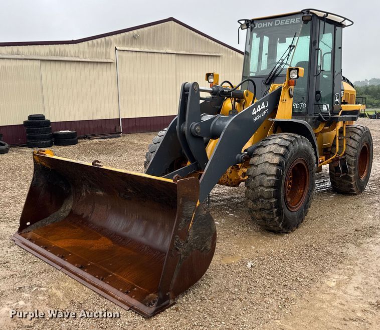 2005 John Deere 444J wheel loader - DV4179