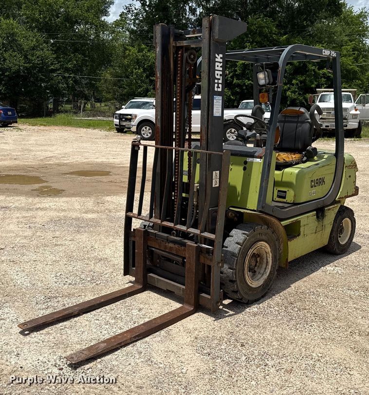 Clark CMP 25G forklift - DX5532