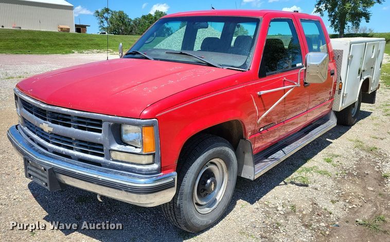 1998 Chevrolet C3500 Crew Cab utility bed pickup truck - DX7106