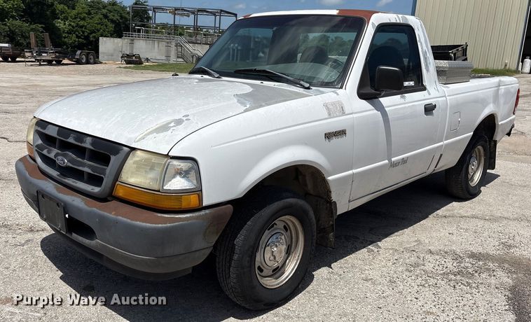 1998 Ford Ranger pickup truck - DY0687