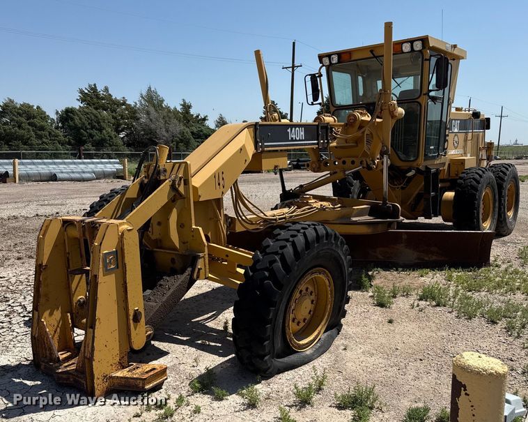 2001 Caterpillar 140H motor grader - DZ8528