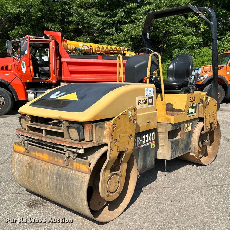 2000 Caterpillar CB334D double drum roller - EB2645