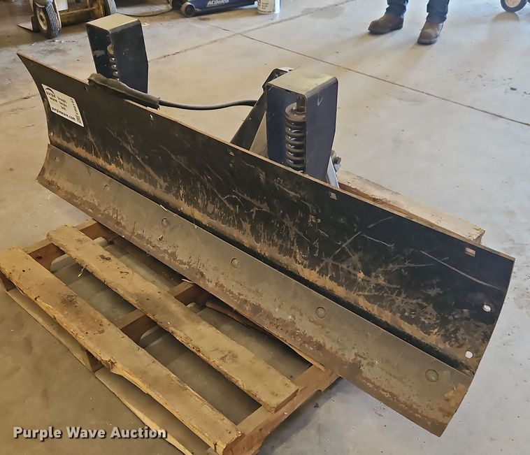 John Deere 366 snow plow - EB8143
