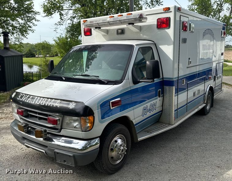 1998 Medtec Ford E450 Super Duty ambulance - EC7984