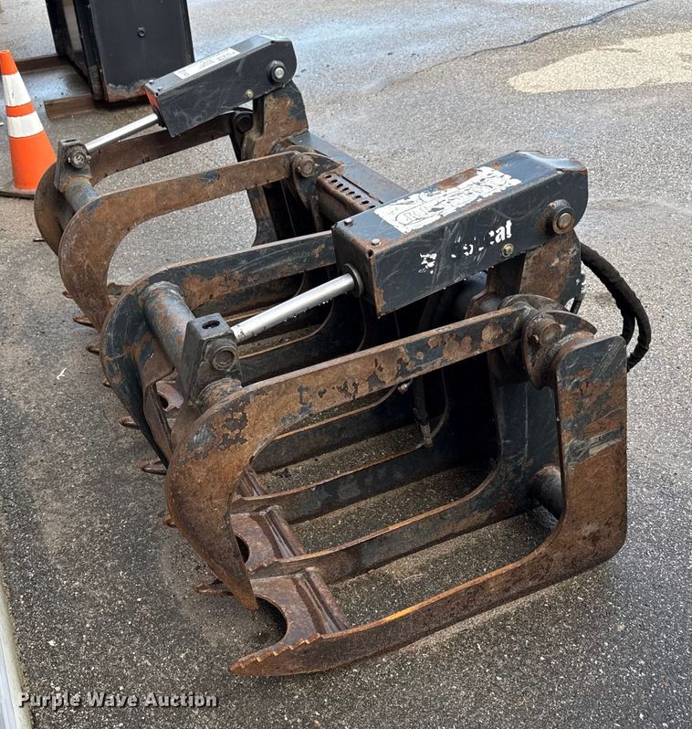 Bobcat skid steer grapple bucket - ED4224