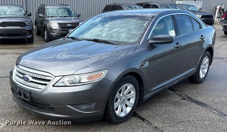 2011 Ford Taurus  - ED4226