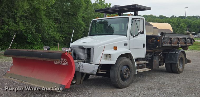 2003 Freightliner FL80 hook lift truck - EF1557