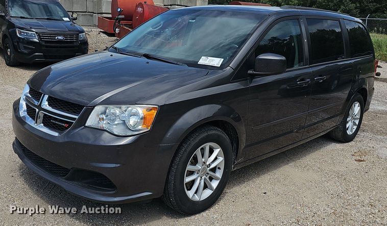 2015 Dodge Grand Caravan SXT van - EF3598