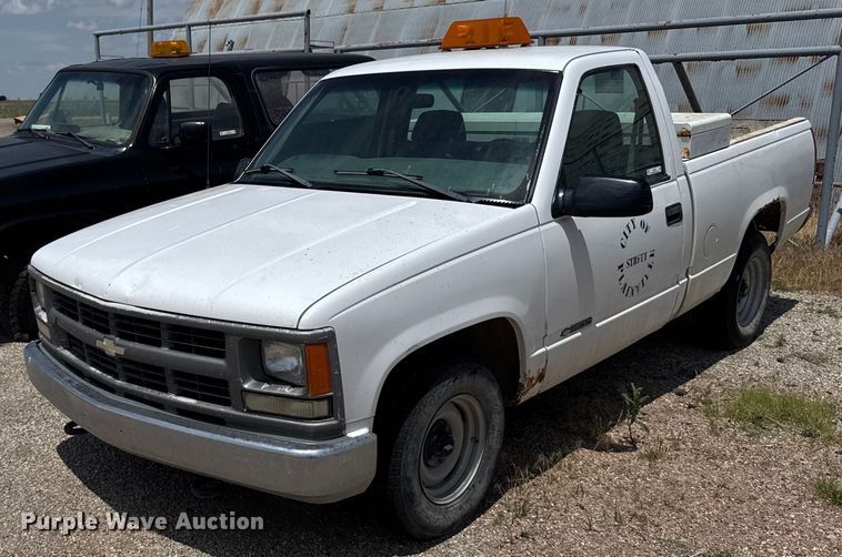 1998 Chevrolet C1500 pickup truck - EG6627