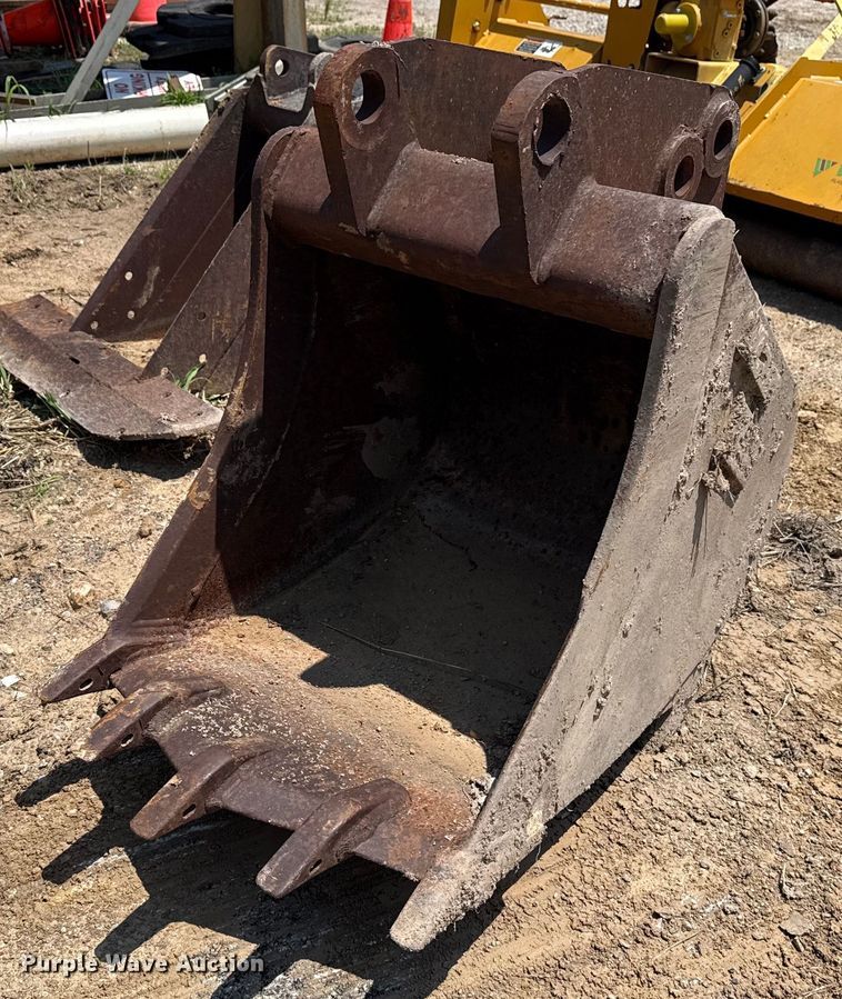 Wain Roy 23" W excavator bucket - EG8092