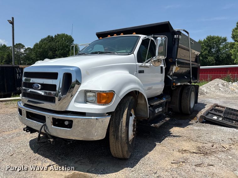 2011 Ford F750 Super Duty dump truck - EG8096