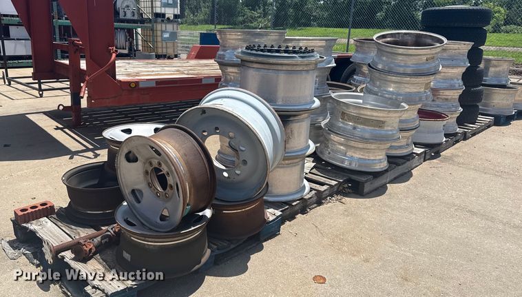 Approximately 39 wheels - EG8128