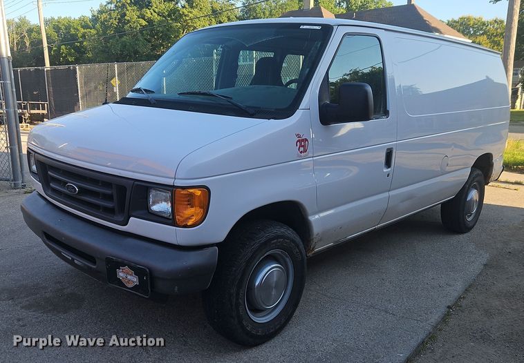2006 Ford E250 van - EJ0163