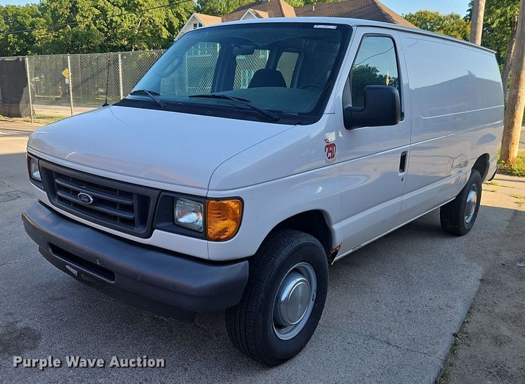 2006 Ford E250 van - EJ0164