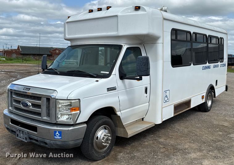 2011 Ford E450 shuttle bus - EJ4735