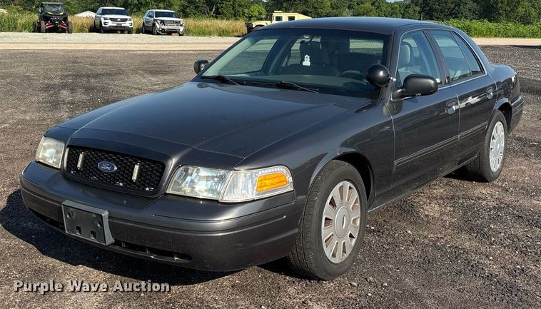 2010 Ford Crown Victoria Police Interceptor  - EJ7589