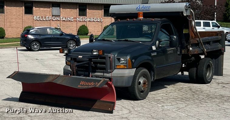 2005 Ford  F350 Super Duty XL dump bed pickup truck - EK8252