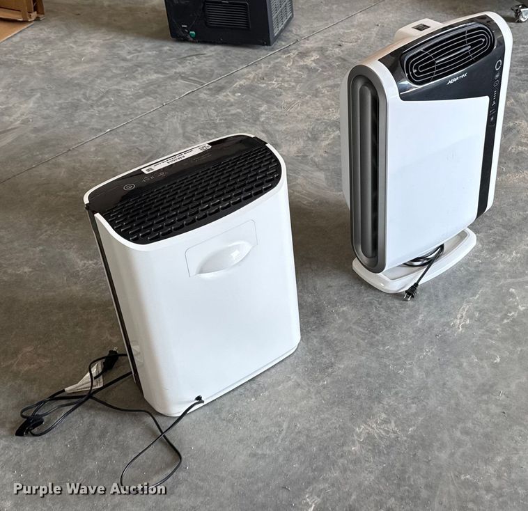 (2) air purifiers - EM2024
