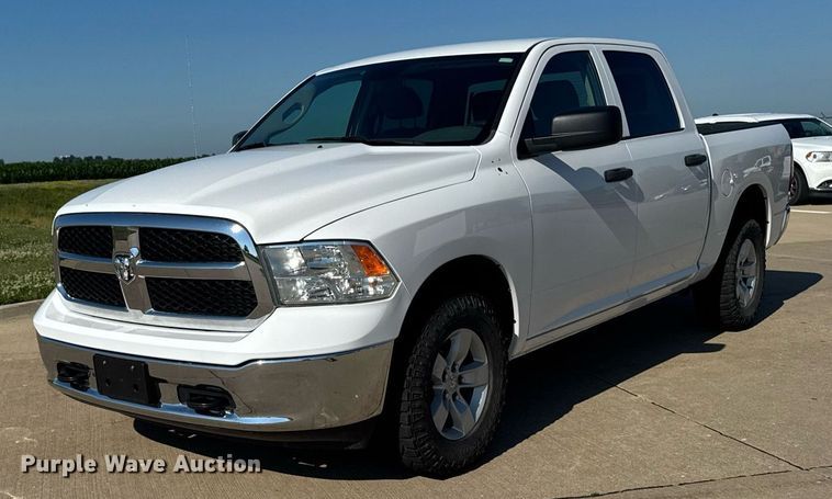 2019 Dodge Ram 1500 Crew Cab pickup truck - EM2093