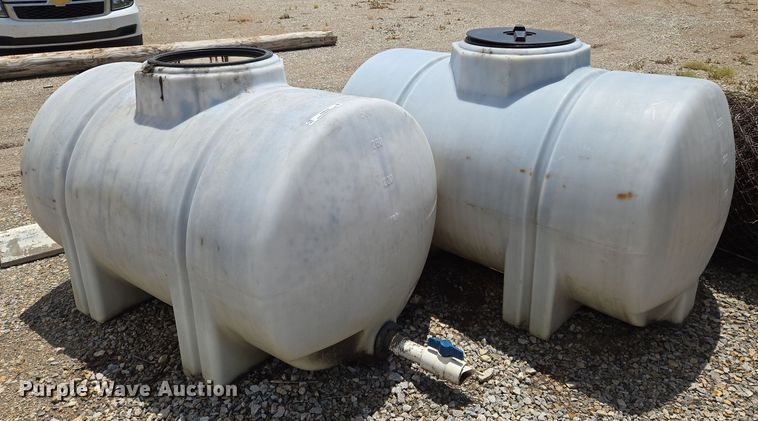 (2) waste oil tanks - EN8139