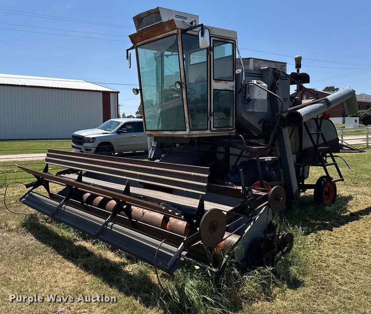 Gleaner Baldwin combine - ER2040