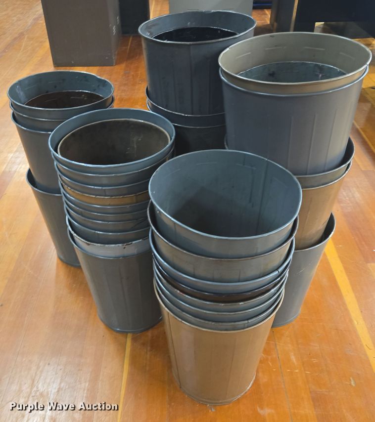 Approximately 38 trash cans - ER5387