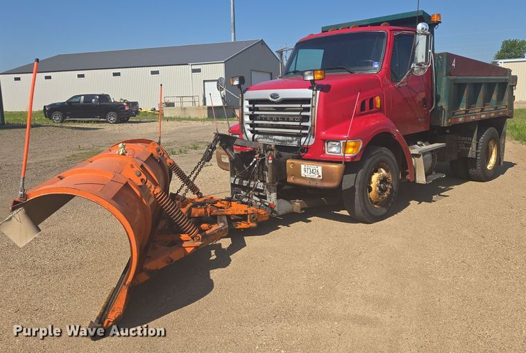 2005 Sterling L7500 dump truck - ER5442