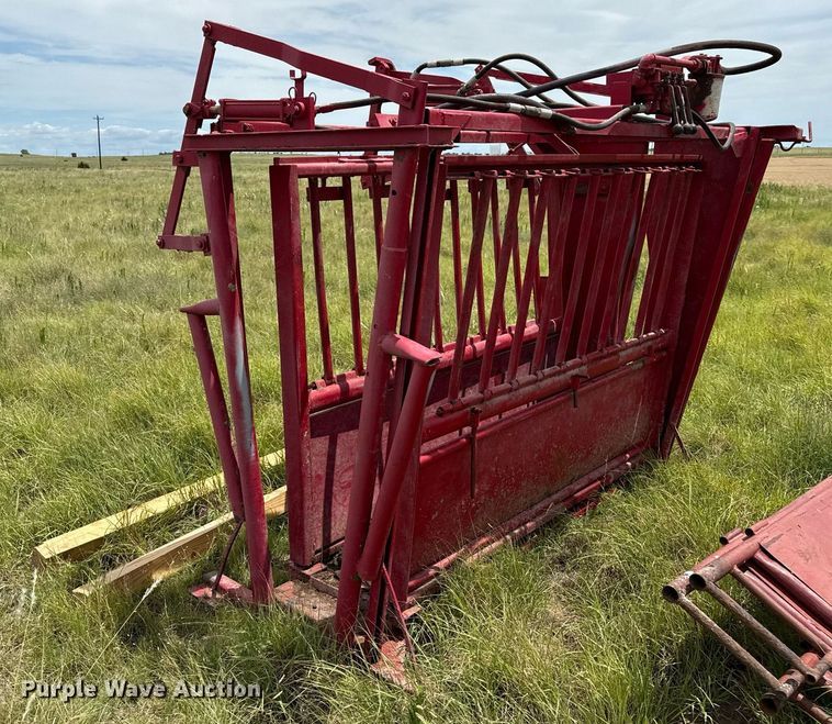 Hydraulic squeeze chute - DF8590