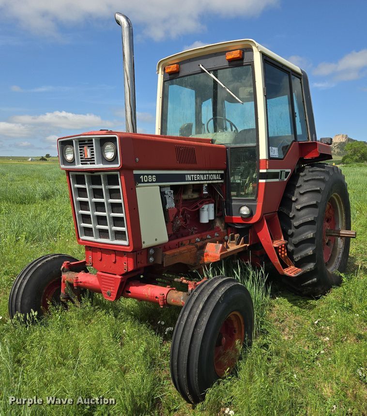 1979 International 1086 tractor - DT7222