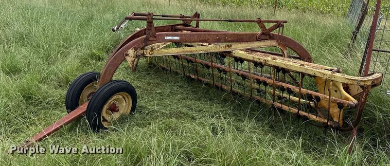 New Holland 258 hay rake - DX5617