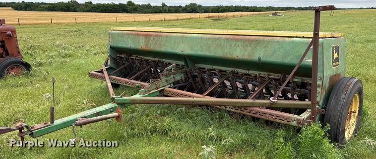 John Deere 8350 grain drill - DY2538