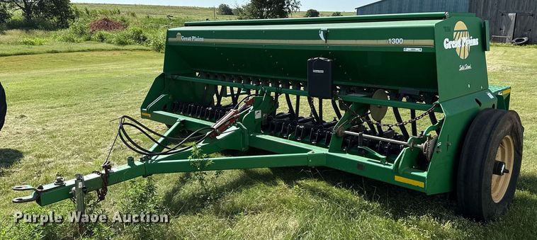 Great Plains Solid Stand 1300 grain drill - DZ8583