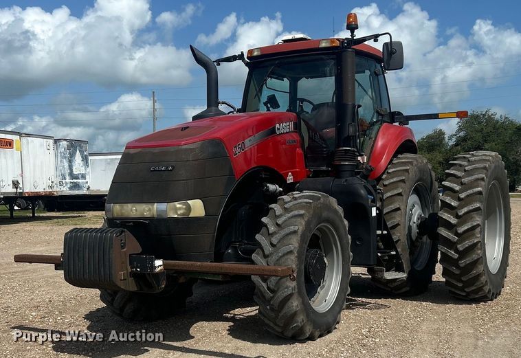 2014 Case IH Magnum 250 MFWD tractor - EC1404